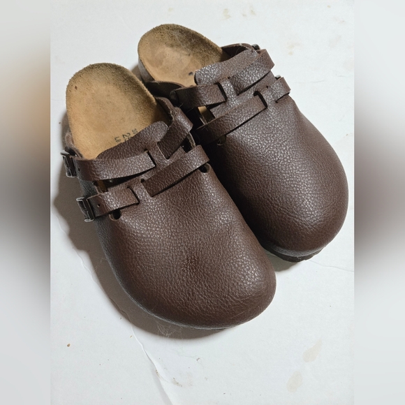 Birkenstock Shoes - Birki's Camden Brown Leather Two Strap Clogs. Sz 8. EU39